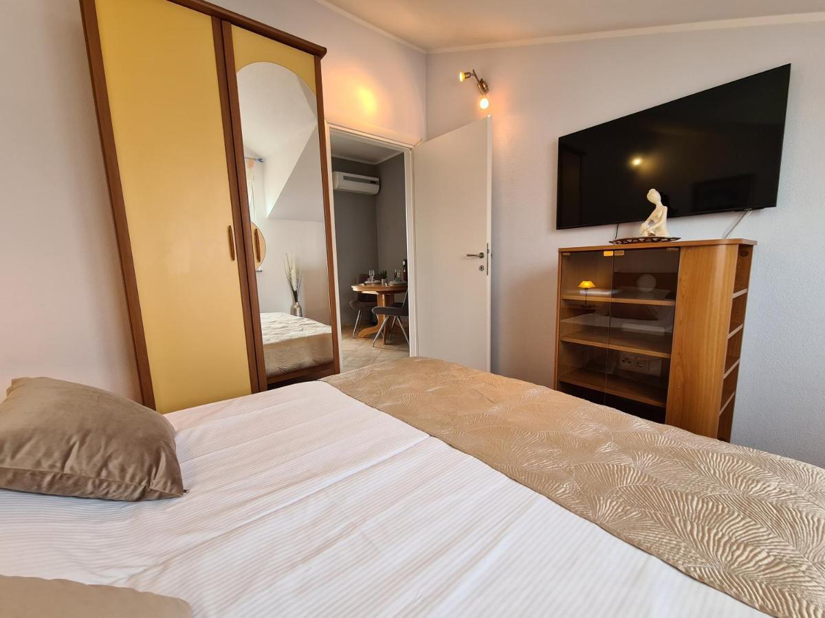 Neda Apartment